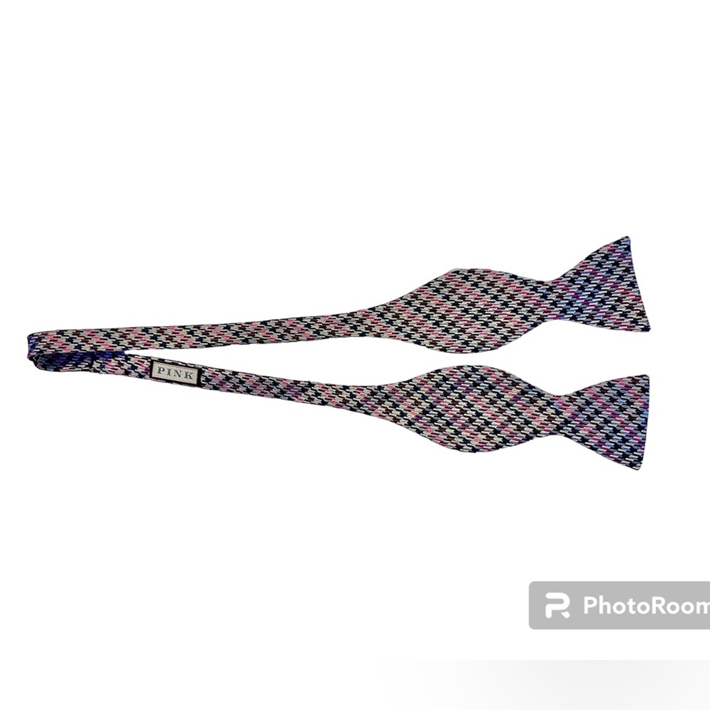 100% Silk Thomas Pink Houndstooth Bow Tie